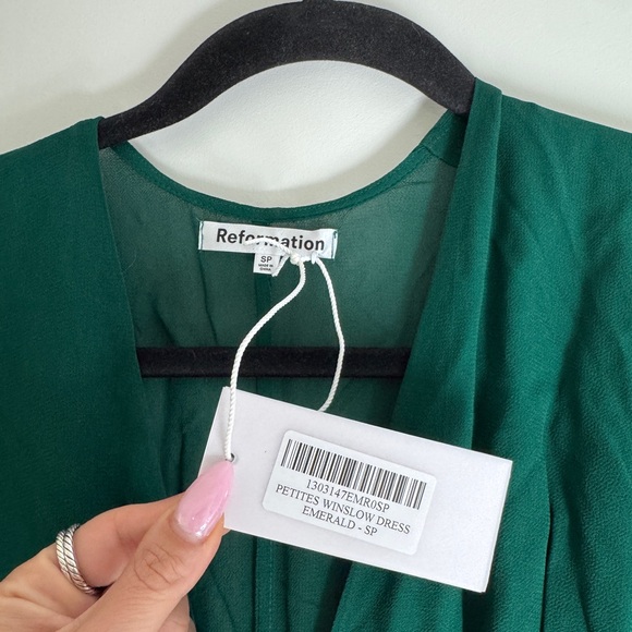 NWT reformation Winslow dress in Emerald - Picture 5 of 5